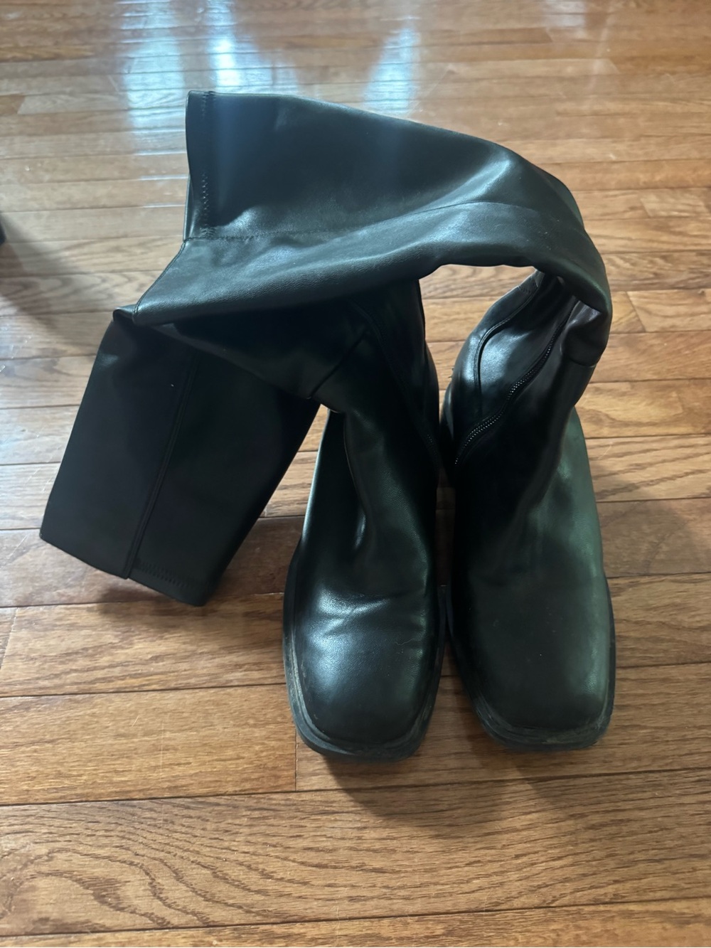 Black Women's Square-Toe Knee Boots